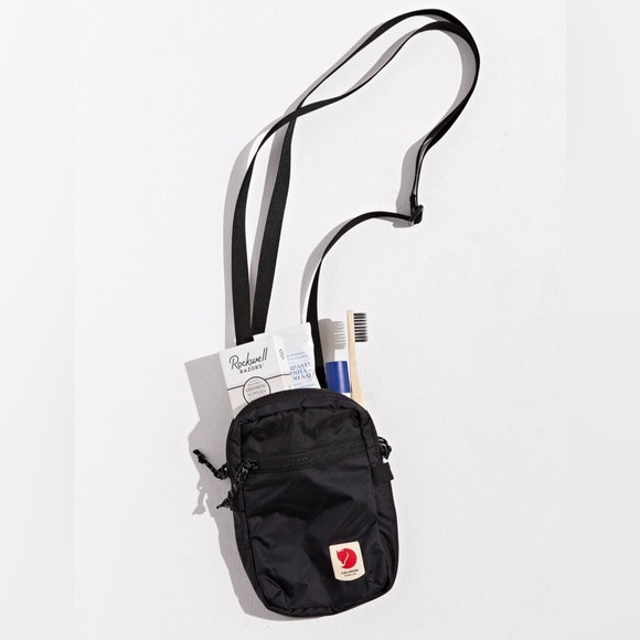 Fjallraven Kanken Black High Coast Crossbody Sling Bag NWT - Picture 3 of 6